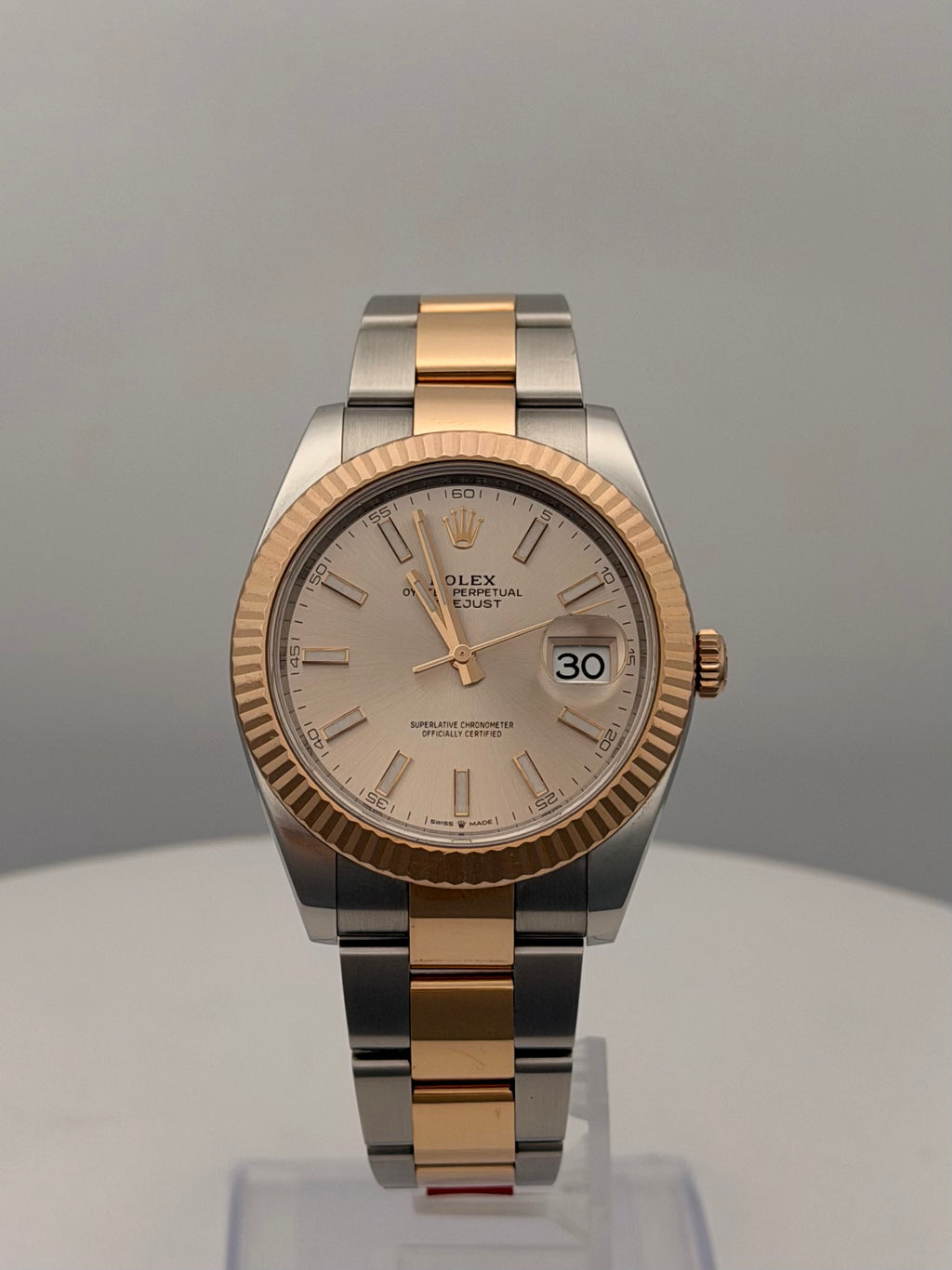 126331
Datejust 41 mm
Sundust Dial
Stainless Steel & Rose Gold 
Watch only