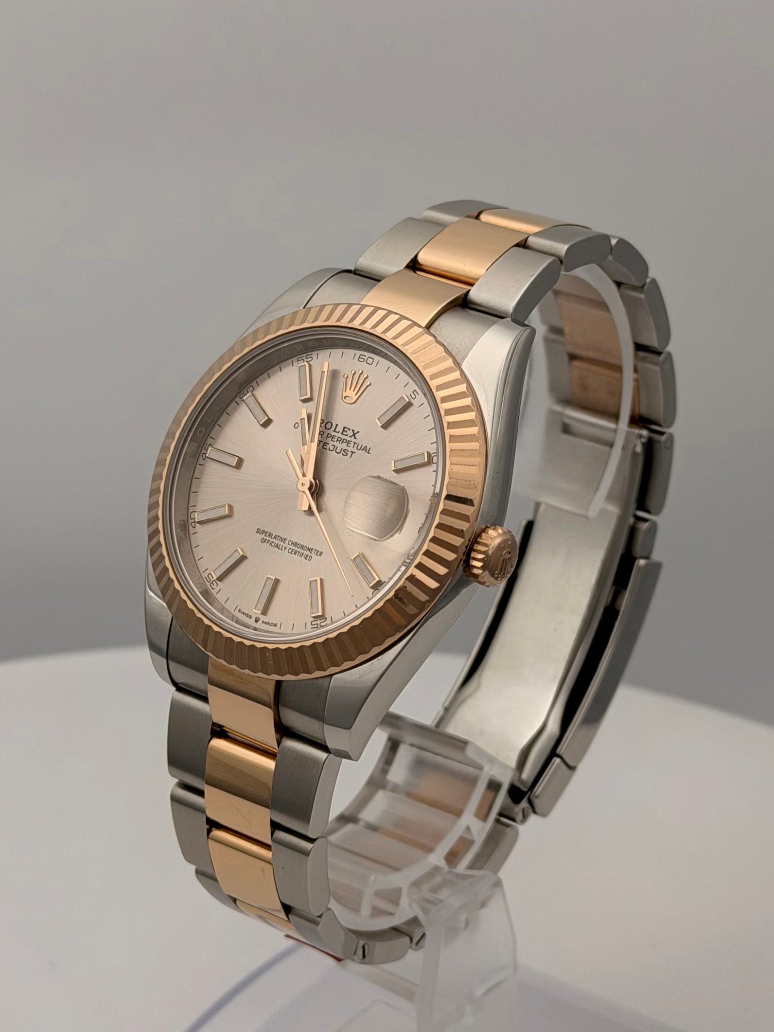 126331
Datejust 41 mm
Sundust Dial
Stainless Steel & Rose Gold 
Watch only