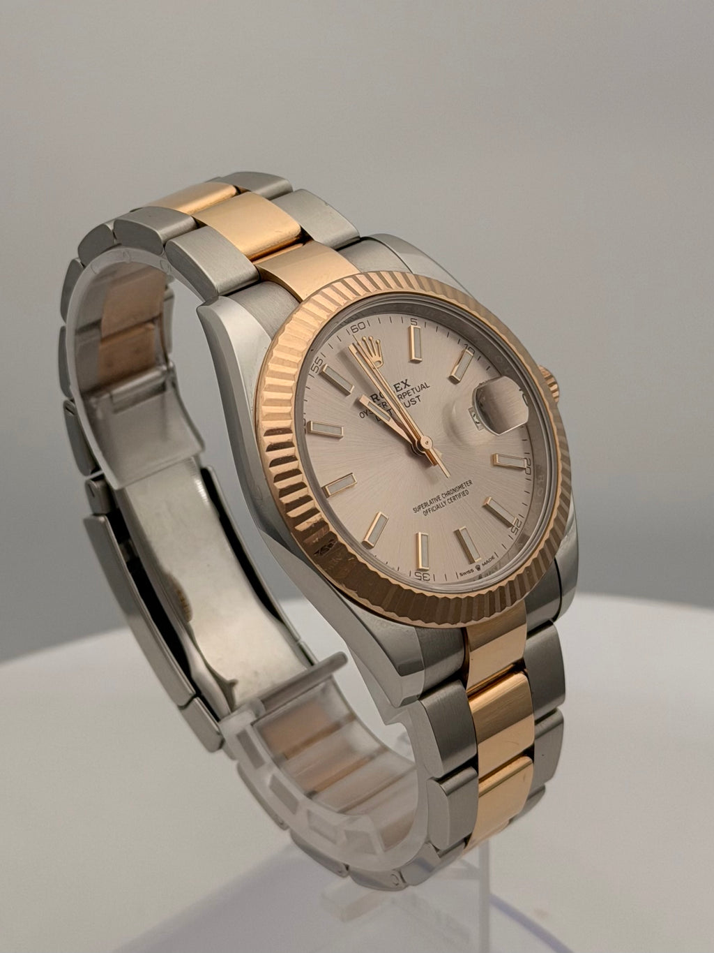 126331
Datejust 41 mm
Sundust Dial
Stainless Steel & Rose Gold 
Watch only