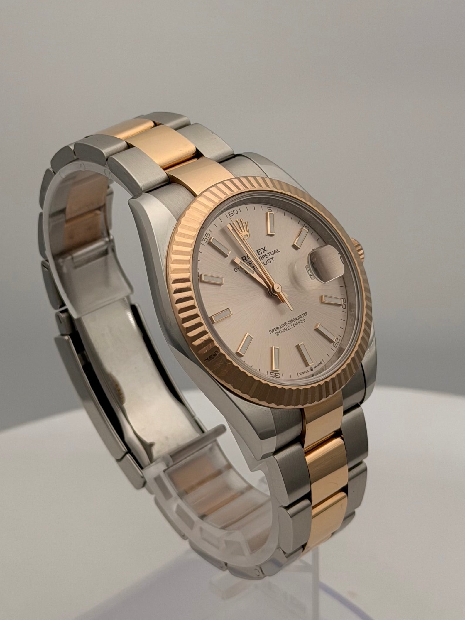 126331
Datejust 41 mm
Sundust Dial
Stainless Steel & Rose Gold 
Watch only