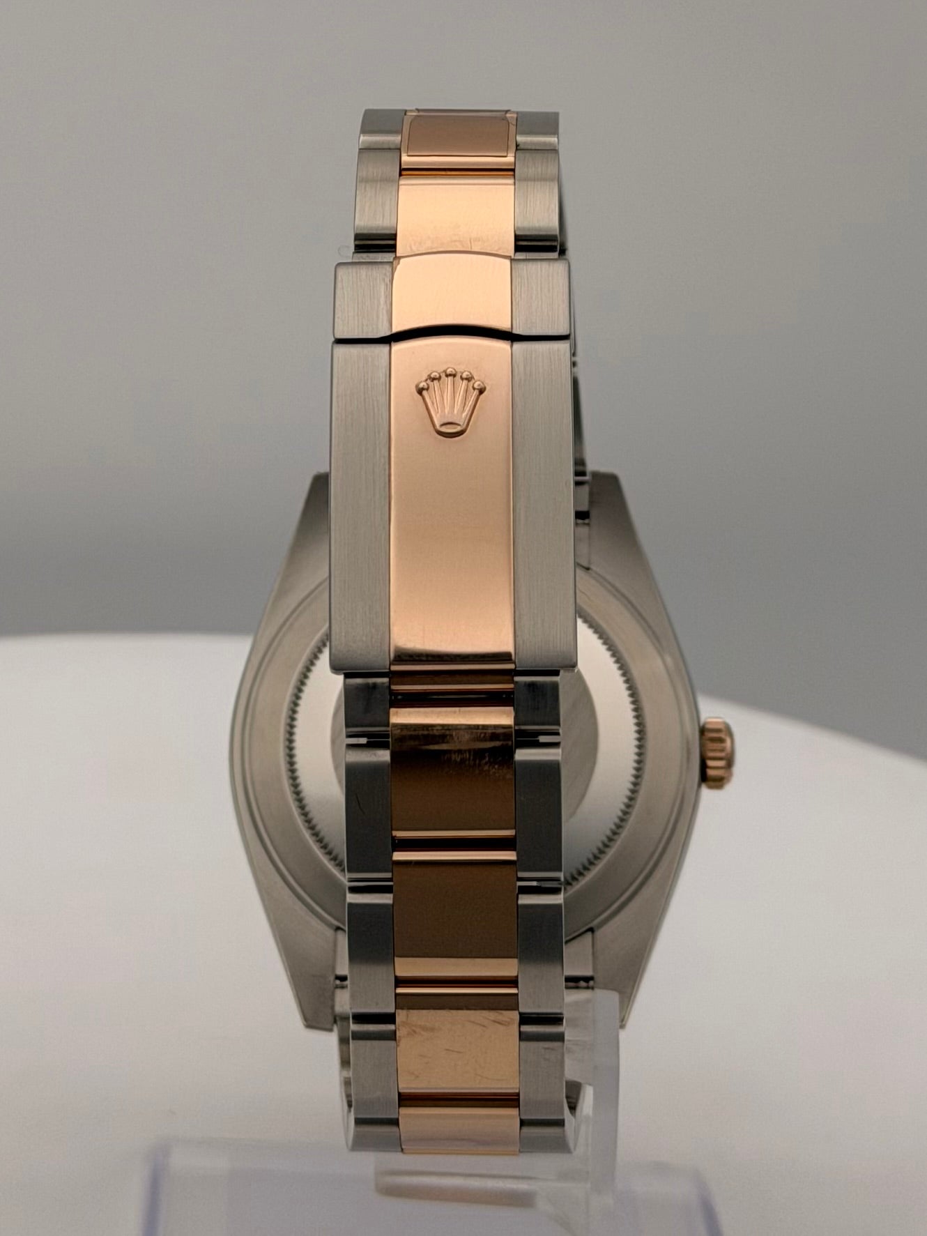 126331
Datejust 41 mm
Sundust Dial
Stainless Steel & Rose Gold 
Watch only