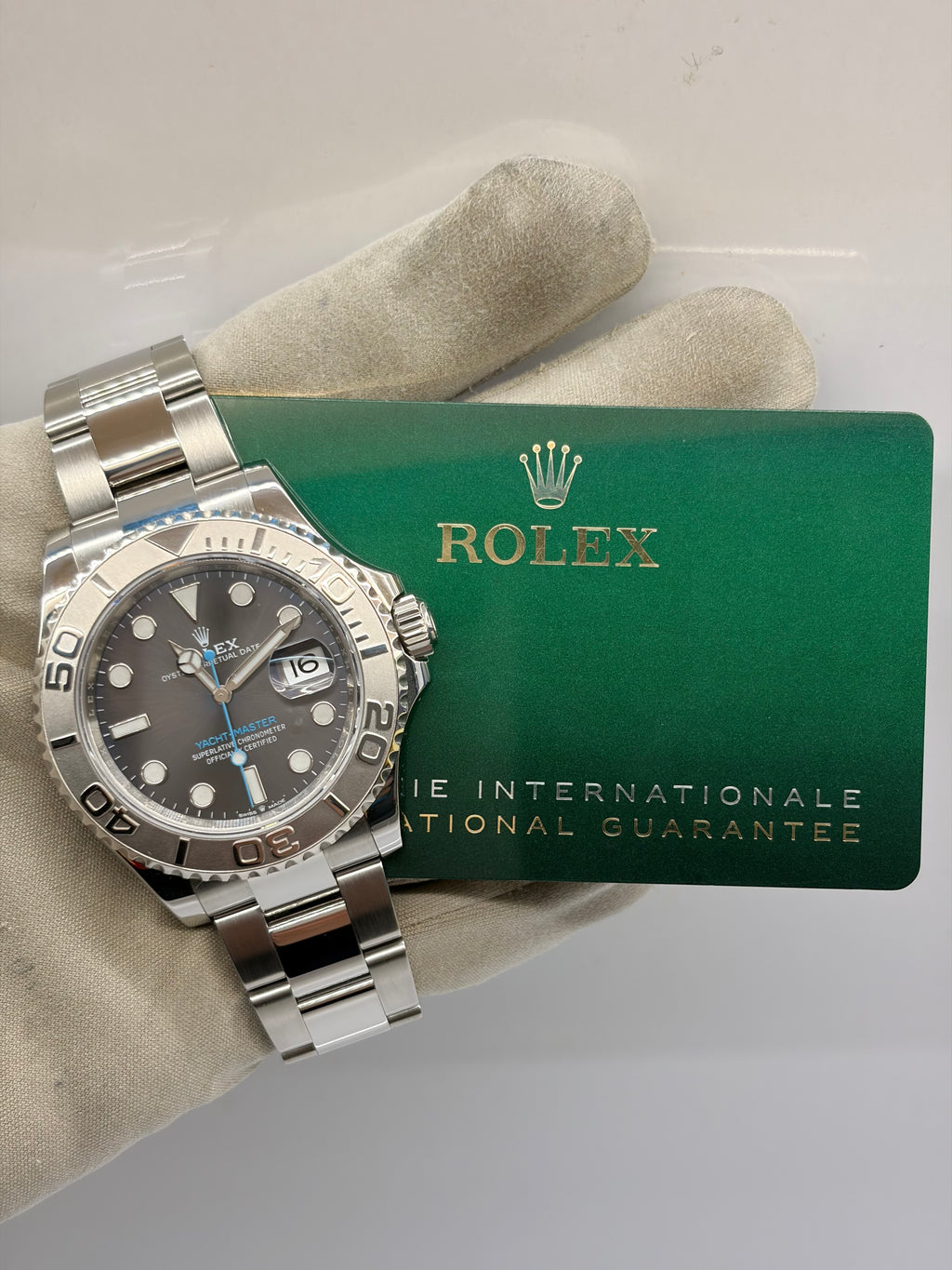 126622 Yacht-Master Dark Rhodium Oyster 40mm
Watch and Card 2022
