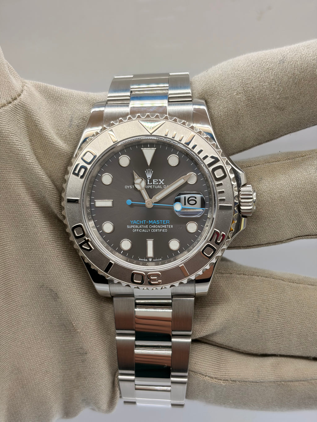 126622 Yacht-Master Dark Rhodium Oyster 40mm
Watch and Card 2022